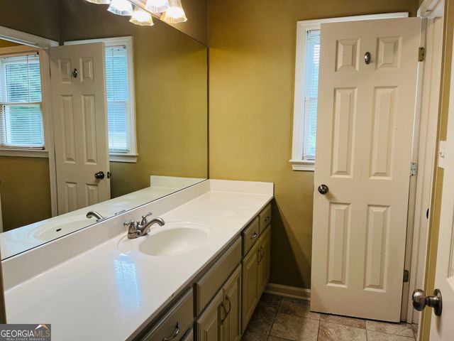 70 Indian Bluff Drive, Sharpsburg, GA 30277