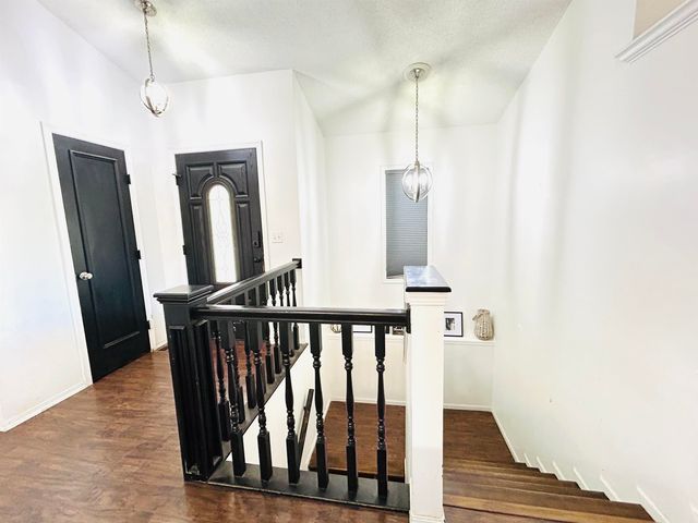 1822 N Redbarn Ln, Wichita, KS 67212