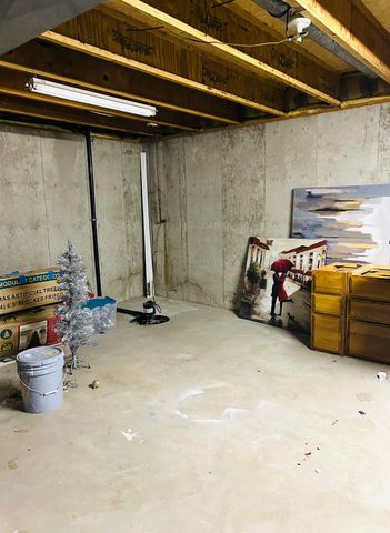 1822 N Redbarn Ln, Wichita, KS 67212