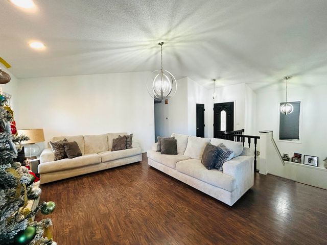 1822 N Redbarn Ln, Wichita, KS 67212