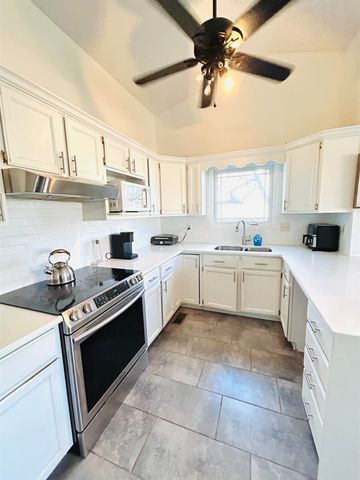 1822 N Redbarn Ln, Wichita, KS 67212