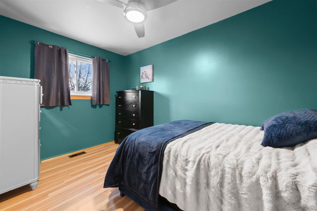 30032 Iroquois Drive, Warren, MI 48088