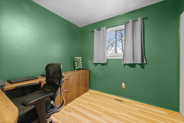 30032 Iroquois Drive, Warren, MI 48088