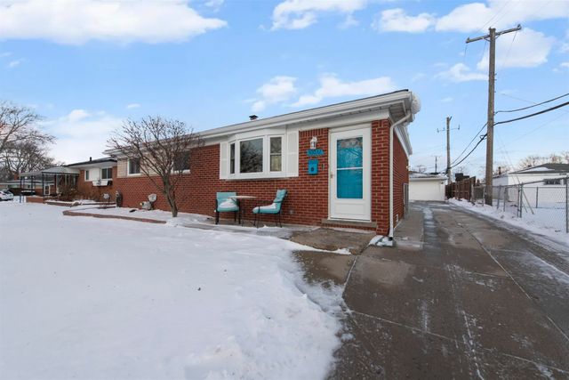 30032 Iroquois Drive, Warren, MI 48088