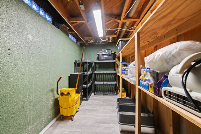 30032 Iroquois Drive, Warren, MI 48088