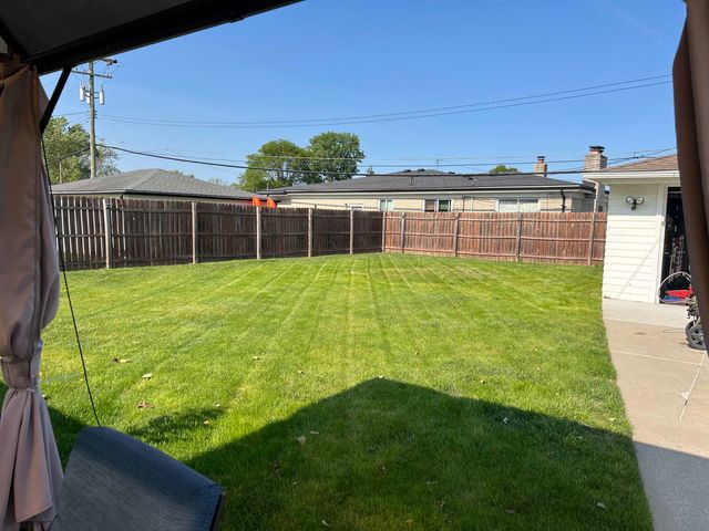 30032 Iroquois Drive, Warren, MI 48088