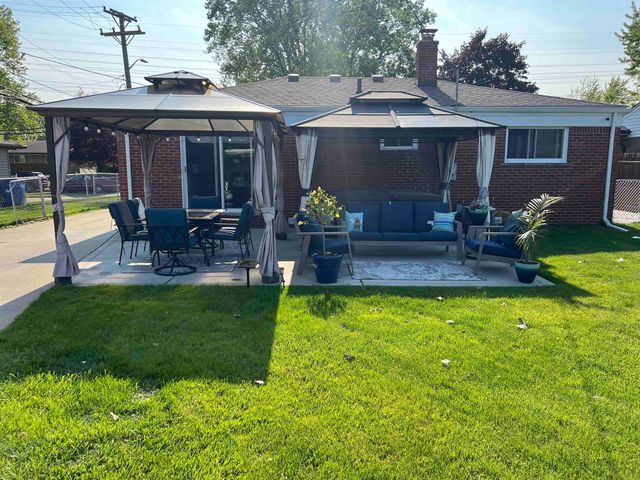 30032 Iroquois Drive, Warren, MI 48088