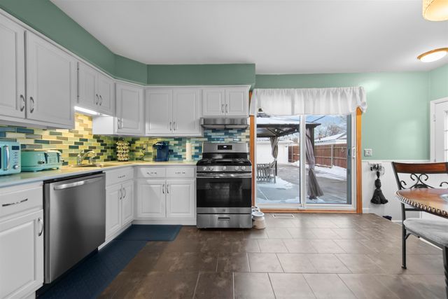 30032 Iroquois Drive, Warren, MI 48088