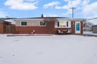 30032 Iroquois Drive, Warren, MI 48088