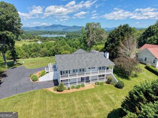 2112 J V Ledford Road, Young Harris, GA 30582