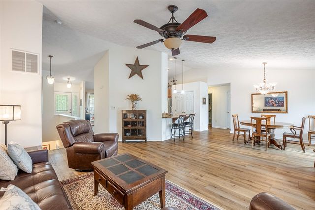 155 Keevers Point, Springboro, OH 45066