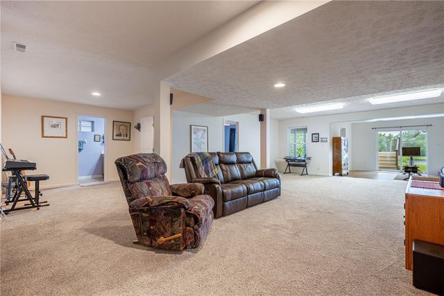 155 Keevers Point, Springboro, OH 45066