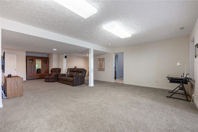 155 Keevers Point, Springboro, OH 45066