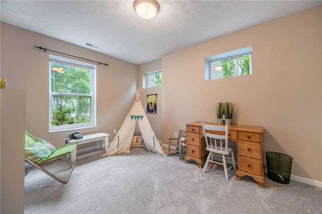 155 Keevers Point, Springboro, OH 45066