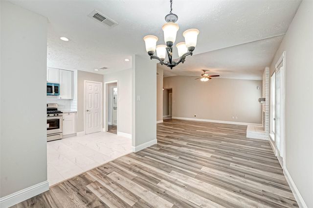 6802 Glenray Drive, Houston, TX 77084