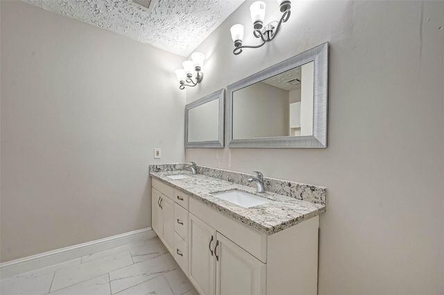 6802 Glenray Drive, Houston, TX 77084