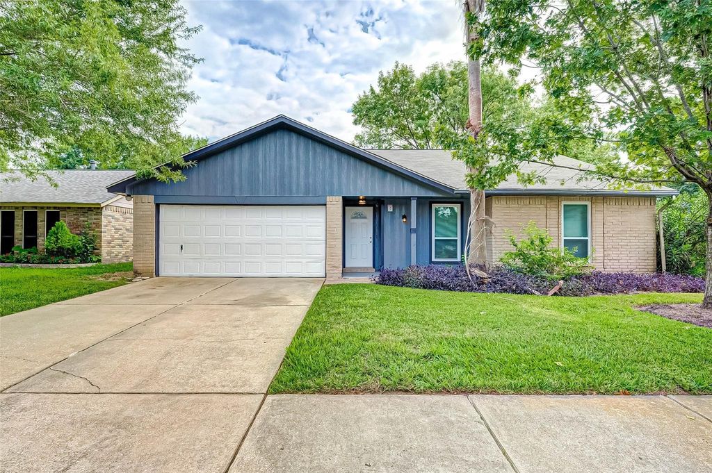 6802 Glenray Drive, Houston, TX 77084