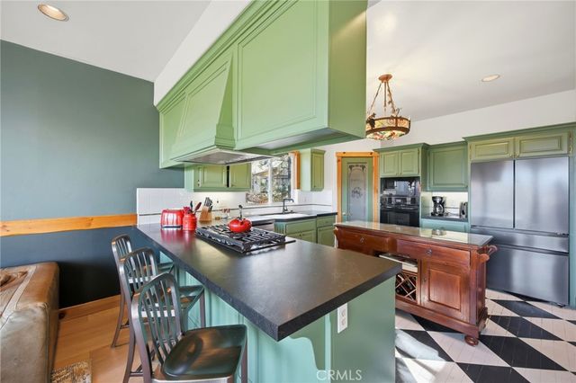 417 Emerald, Lake Arrowhead, CA 92352