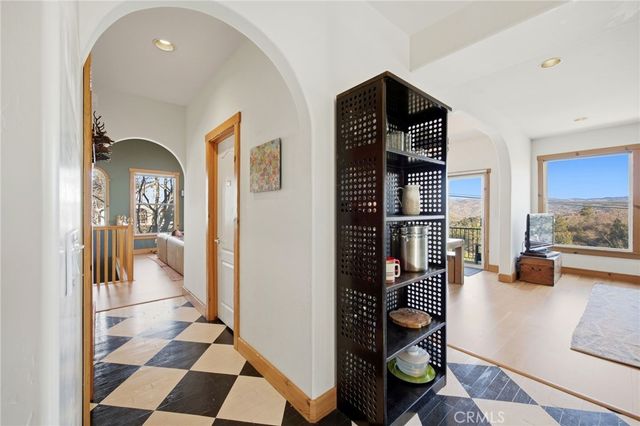 417 Emerald, Lake Arrowhead, CA 92352