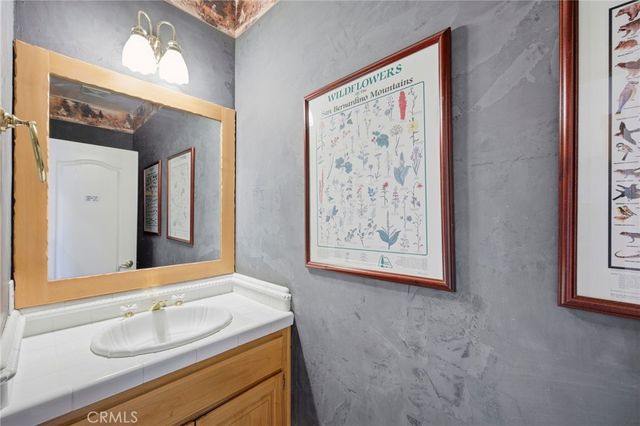 417 Emerald, Lake Arrowhead, CA 92352