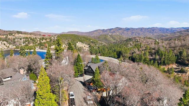 417 Emerald, Lake Arrowhead, CA 92352