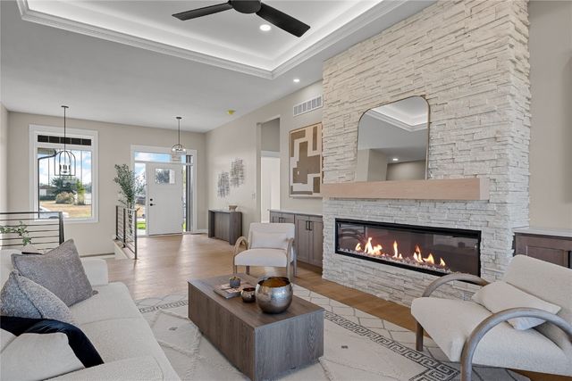 5556 Silver Rock Drive, Marion, IA 52302