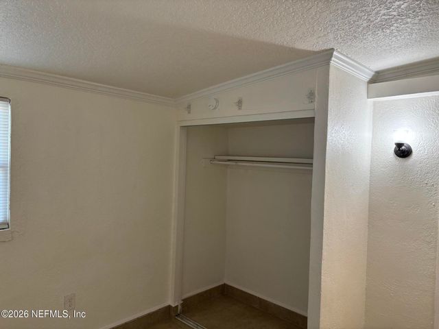 1824 S BROOKVIEW Drive S, Jacksonville, FL 32246