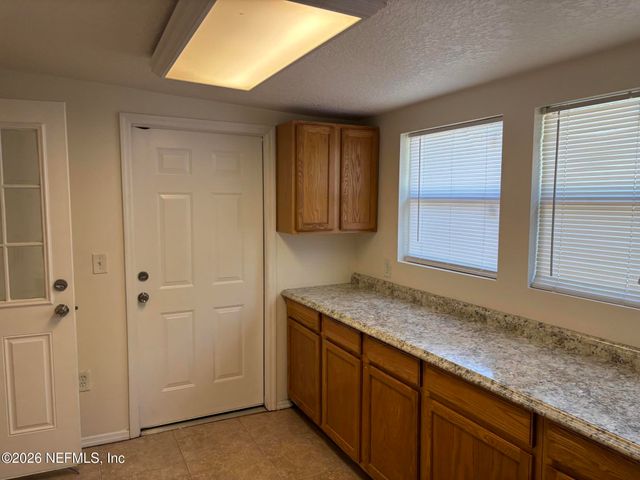1824 S BROOKVIEW Drive S, Jacksonville, FL 32246