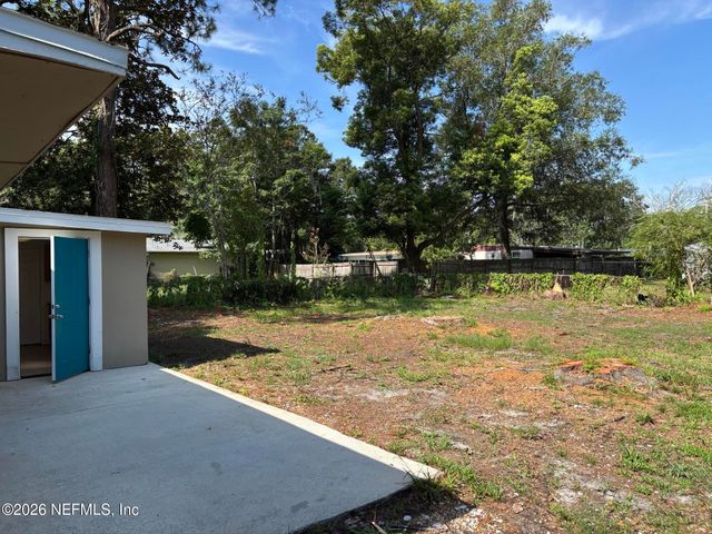 1824 S BROOKVIEW Drive S, Jacksonville, FL 32246