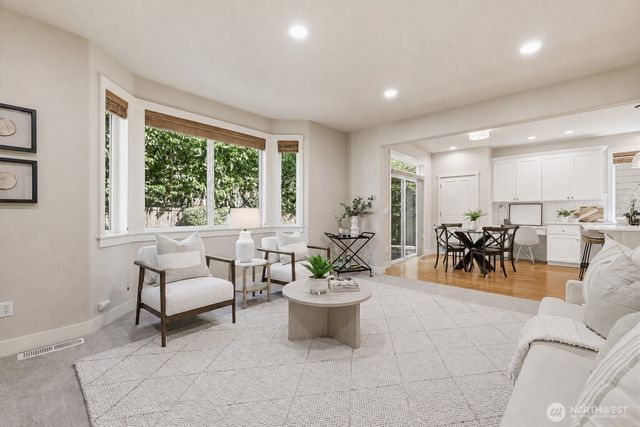 8642 NE 123rd Place, Kirkland, WA 98034