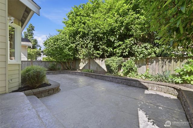 8642 NE 123rd Place, Kirkland, WA 98034
