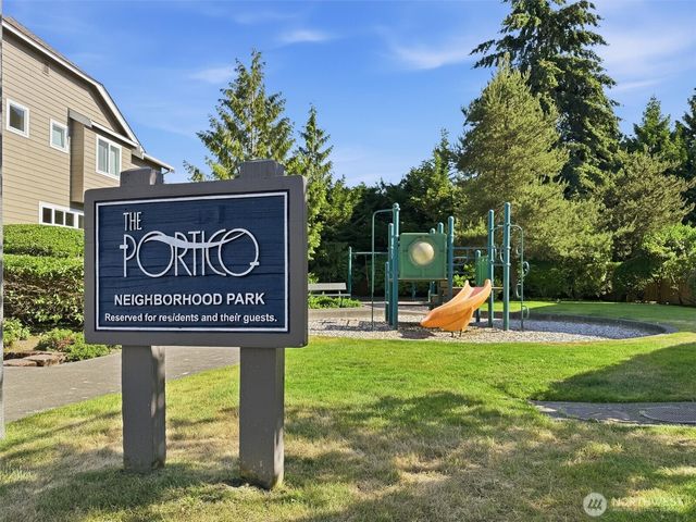 8642 NE 123rd Place, Kirkland, WA 98034