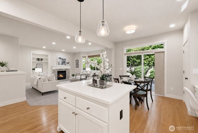 8642 NE 123rd Place, Kirkland, WA 98034