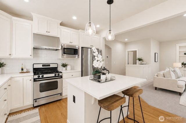 8642 NE 123rd Place, Kirkland, WA 98034