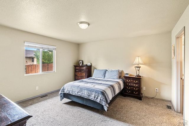 2403 Meadowlark Ln, Pueblo, CO 81008