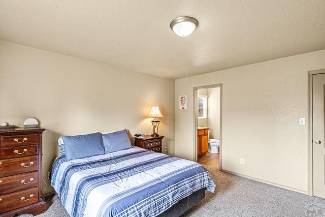 2403 Meadowlark Ln, Pueblo, CO 81008