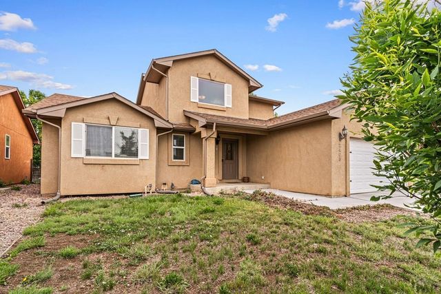 2403 Meadowlark Ln, Pueblo, CO 81008