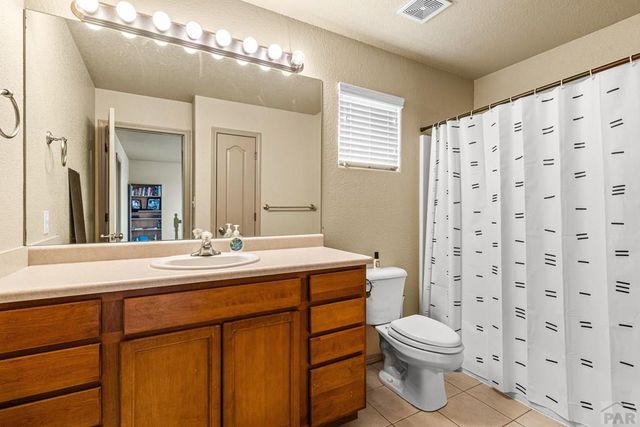 2403 Meadowlark Ln, Pueblo, CO 81008