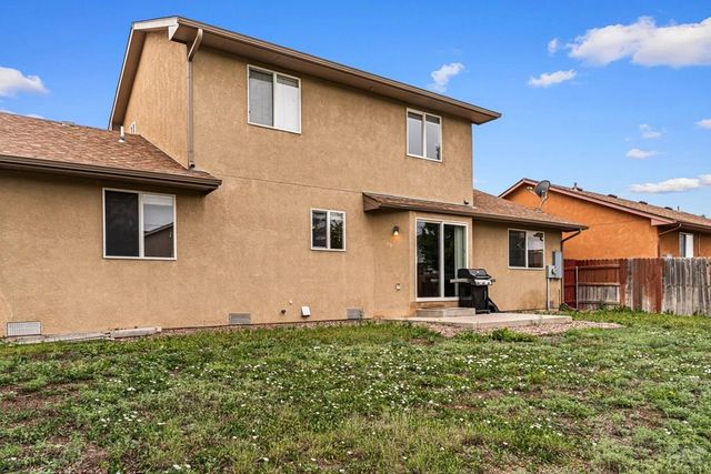 2403 Meadowlark Ln, Pueblo, CO 81008