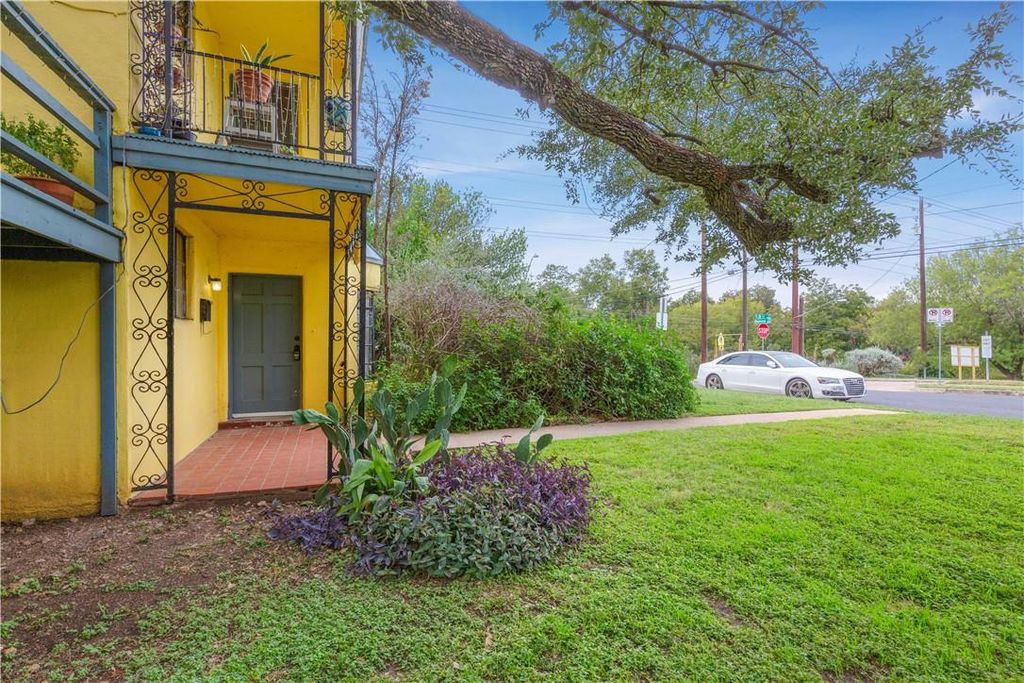 3809 Maplewood Ave A, Austin, TX 78722