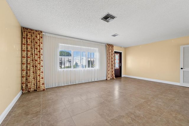 1708 SW 21st Street SW, Boynton Beach, FL 33426