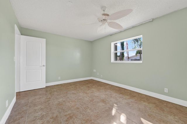1708 SW 21st Street SW, Boynton Beach, FL 33426