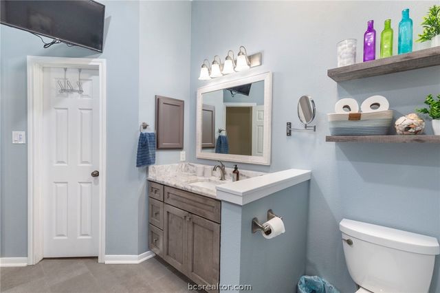 1702 Kingsgate Drive, Bryan, TX 77807