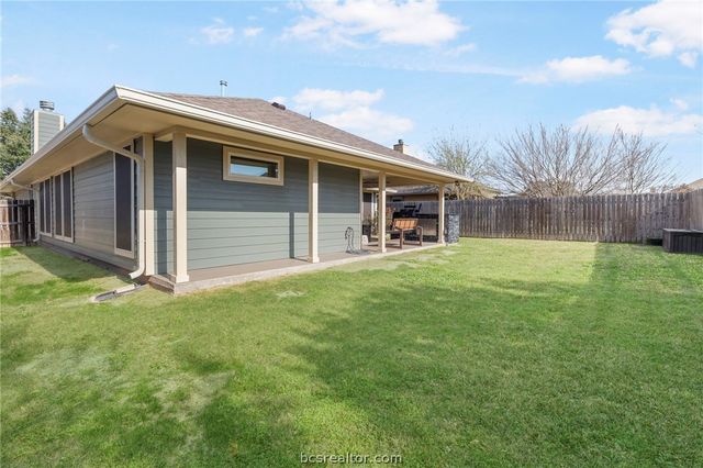 1702 Kingsgate Drive, Bryan, TX 77807