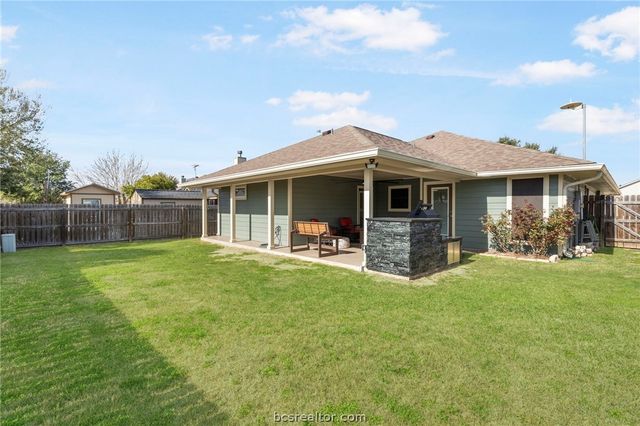 1702 Kingsgate Drive, Bryan, TX 77807