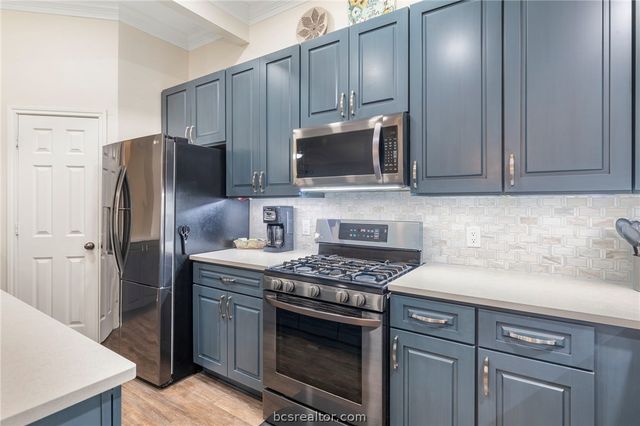 1702 Kingsgate Drive, Bryan, TX 77807