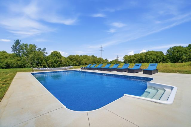 4870 State Route 316 W, Ashville, OH 43103