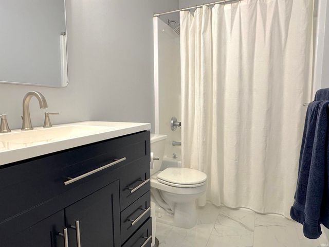 5533 Meadowlark Drive, Evansville, IN 47712
