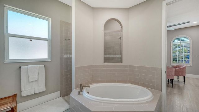 6220 SIGNATURE POINTE LANE, Bradenton, FL 34210