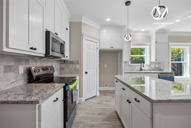 602 W Newton Street, Terrell, TX 75160